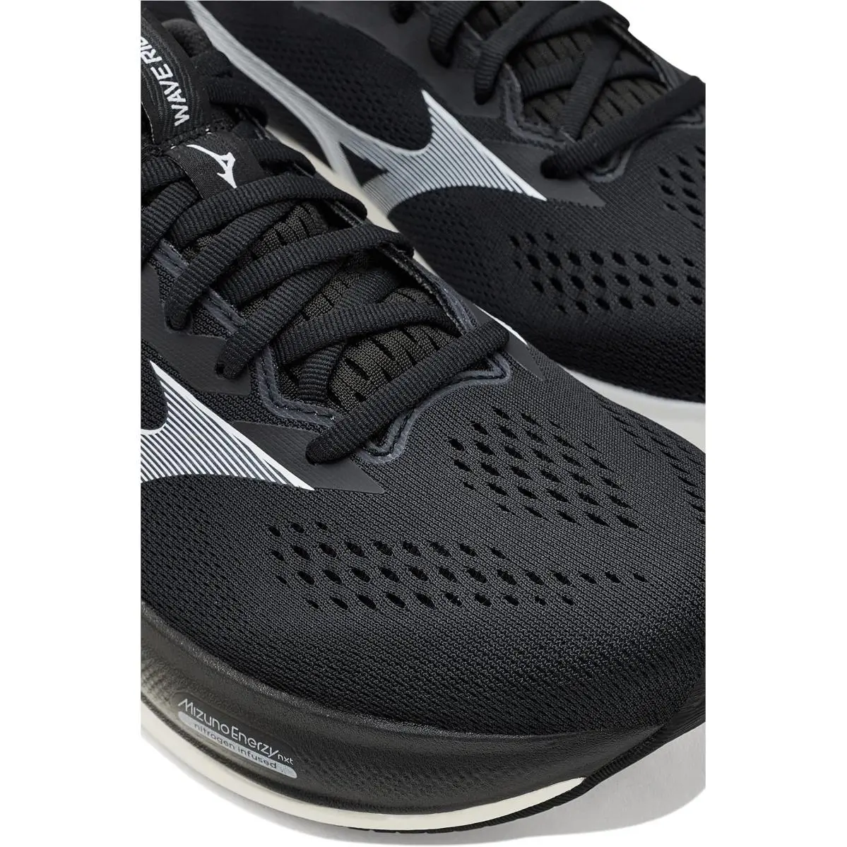 Mizuno shoes - Black 18