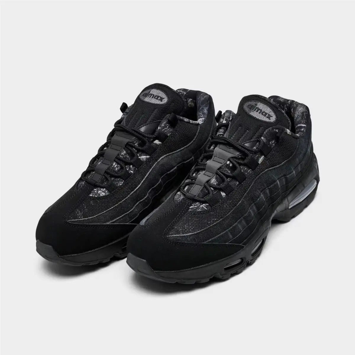 Nike shoes - IQ0302 010 - Black/Dark Smoke Grey/Metallic Cool Grey/Black 5