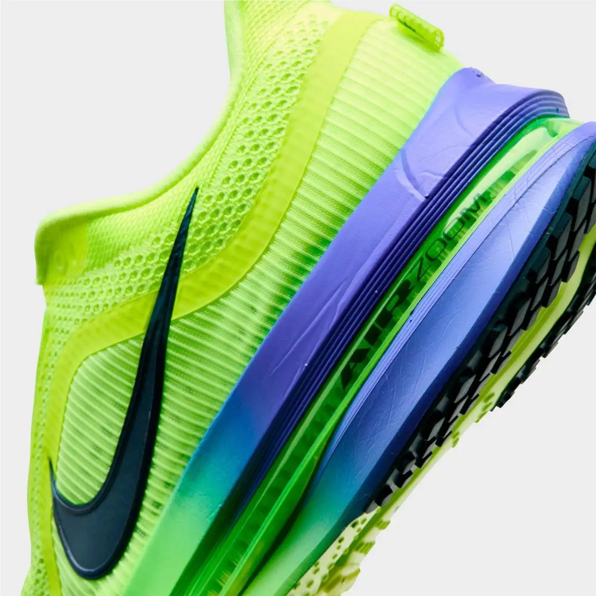 Nike shoes - HQ2592 702 - Volt Ice/Lime Blast/Sapphire/Black Spruce 0