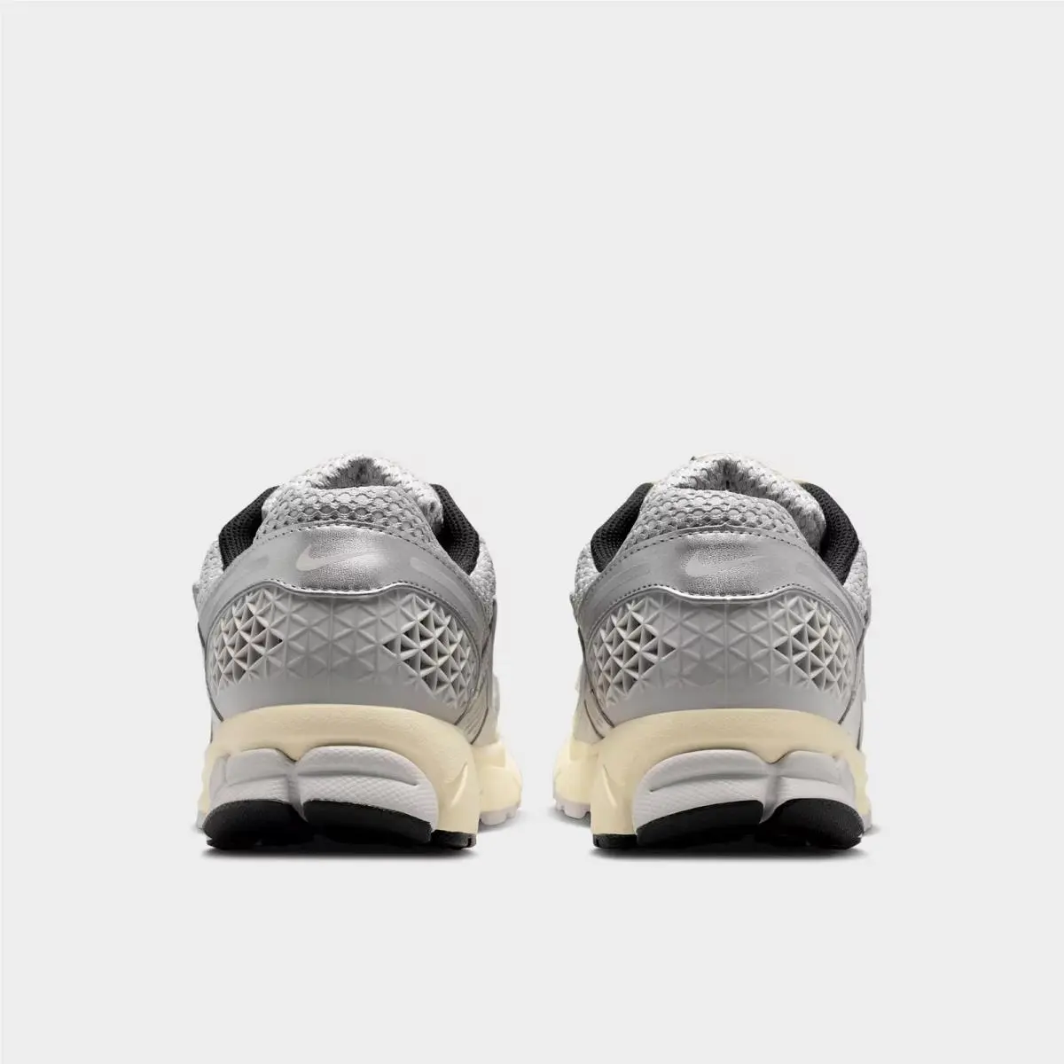 Nike shoes - IM3486 002 - Grey Fog/Metallic Silver/Coconut Milk/Chrome 2