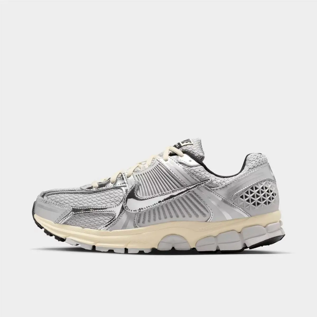 Nike shoes - IM3486 002 - Grey Fog/Metallic Silver/Coconut Milk/Chrome 3