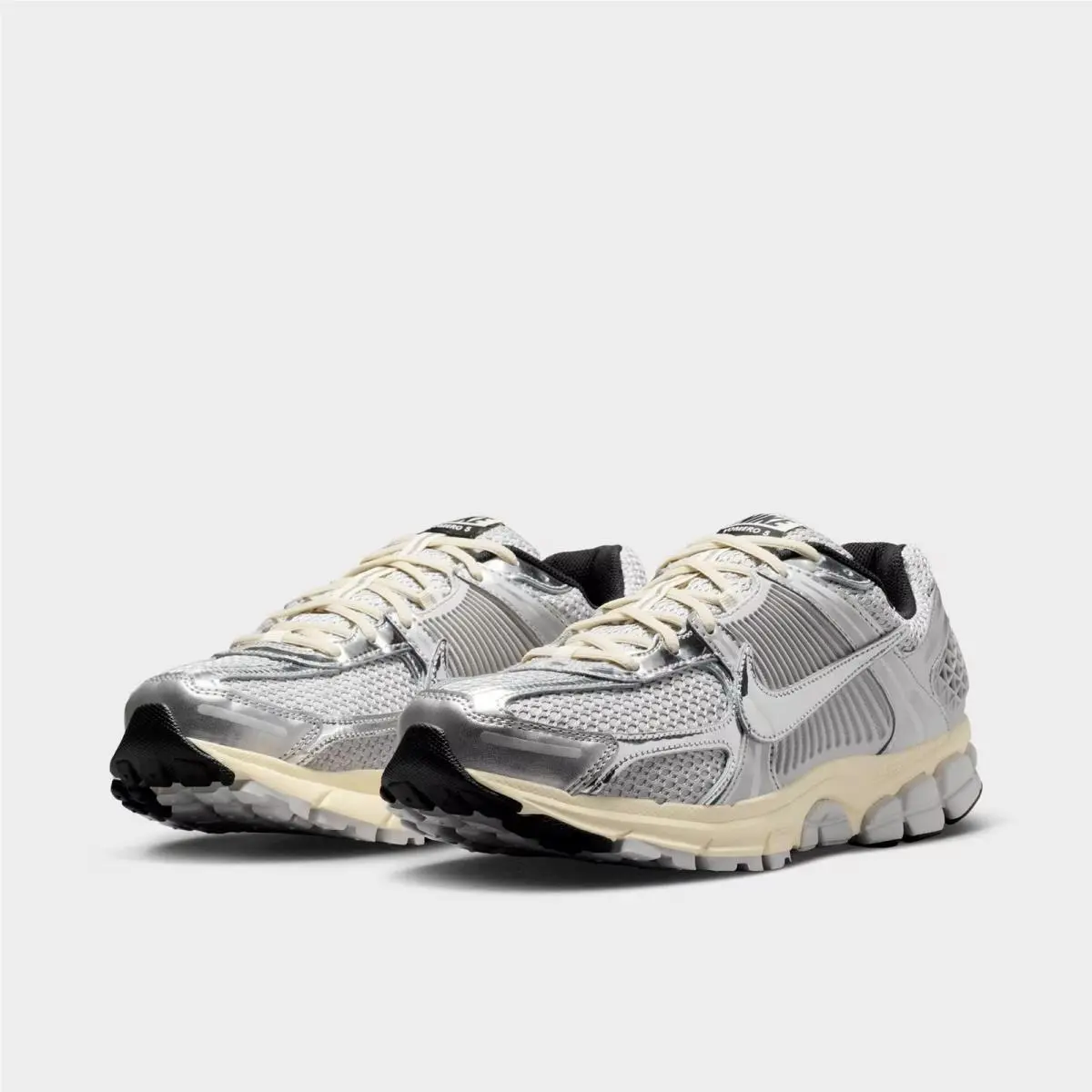 Nike shoes - IM3486 002 - Grey Fog/Metallic Silver/Coconut Milk/Chrome 5