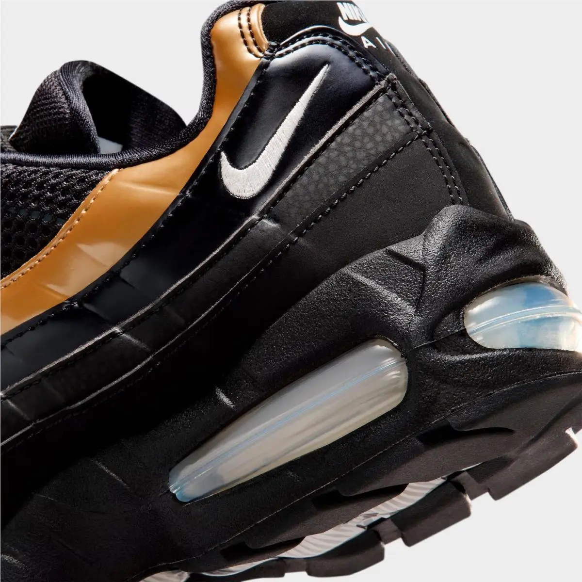 Nike shoes - IR1129 001 - Black/Light Charcoal/Metallic Gold/Sail 4