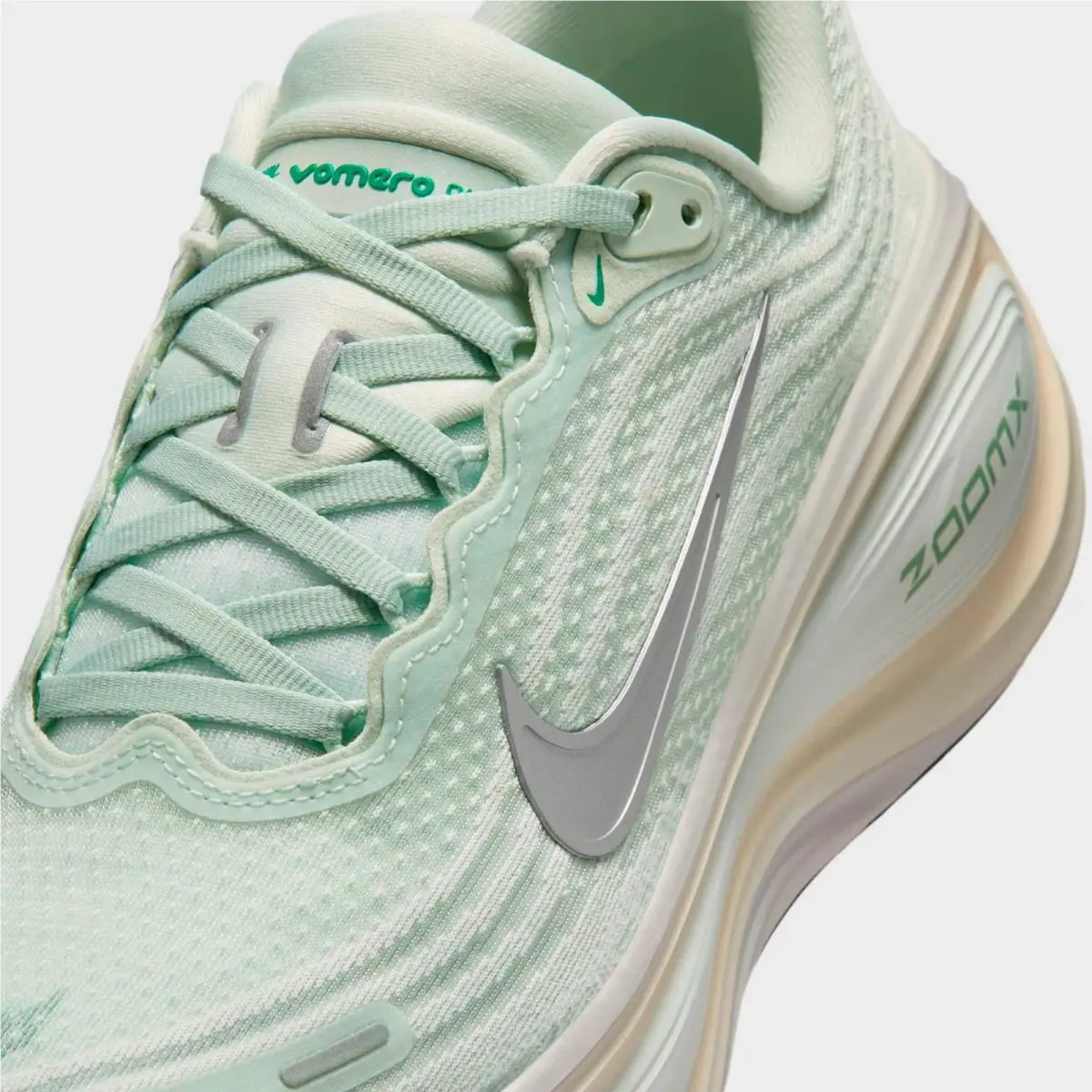 Nike shoes - HV8154 004 - Light Silver/Barely Green/Sea Glass/Metallic Silver 4
