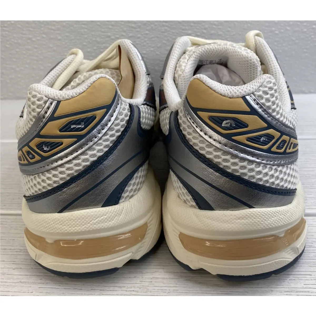 Asics shoes - White (UPC: 197298986052) 0