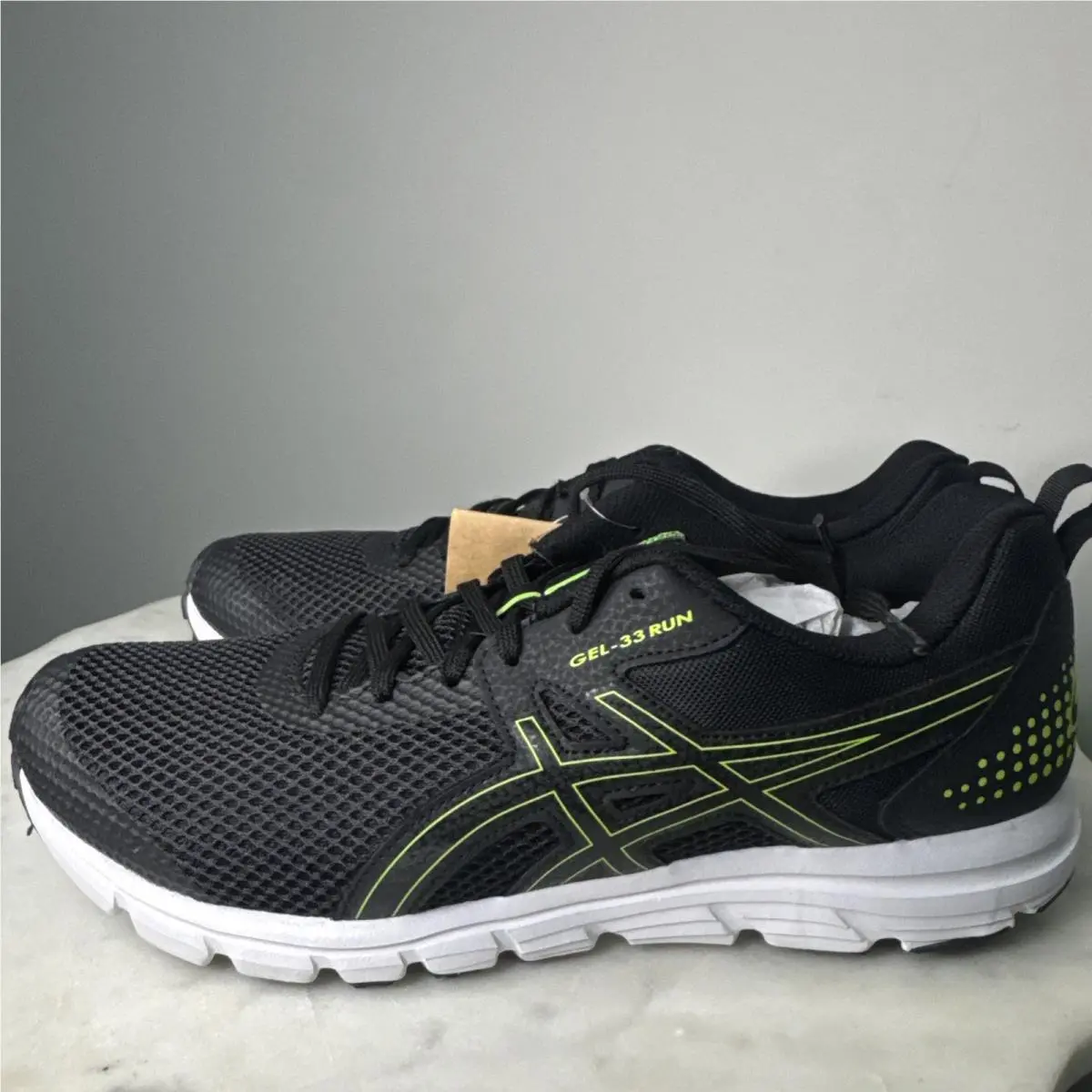Asics GEL-33 Run Black/hazard Green Low Top Running Sneaker 11M