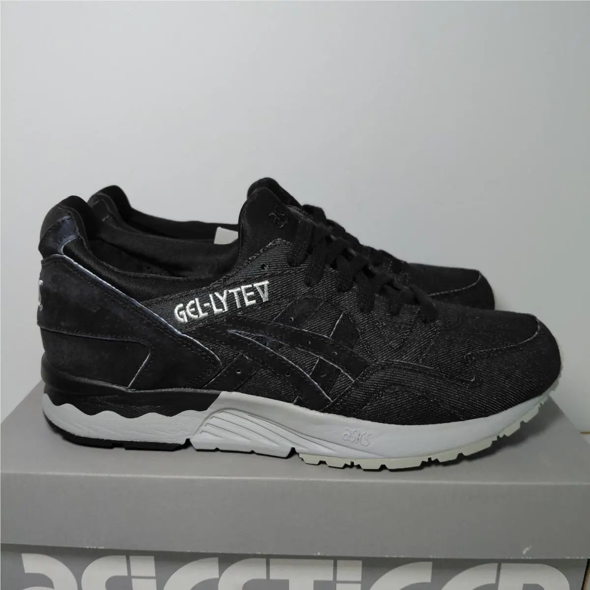 Asics Gel-lyte V Casual Athletic Sneakers Mid Grey / Black Men`s Size 9