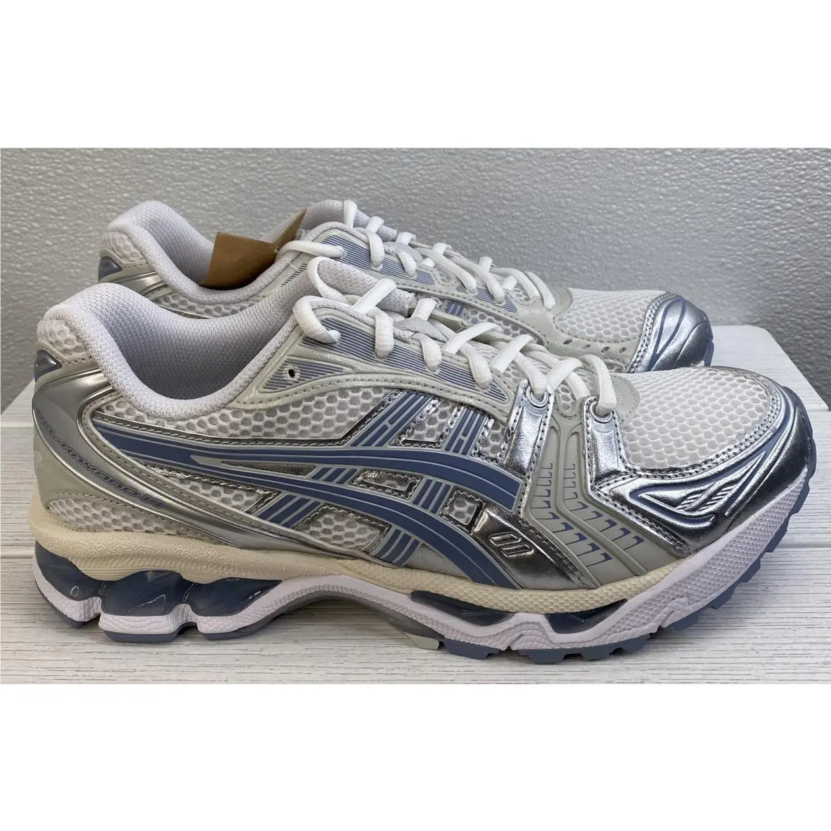 Asics Gel-kayano 14 Unisex Size M7.5 W9 White/light Navy Mesh Athletic Sneakers