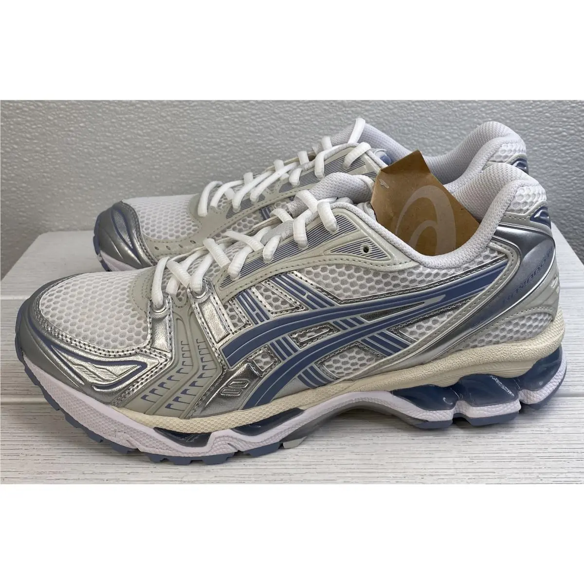 Asics shoes - White (UPC: 199023010247) 1