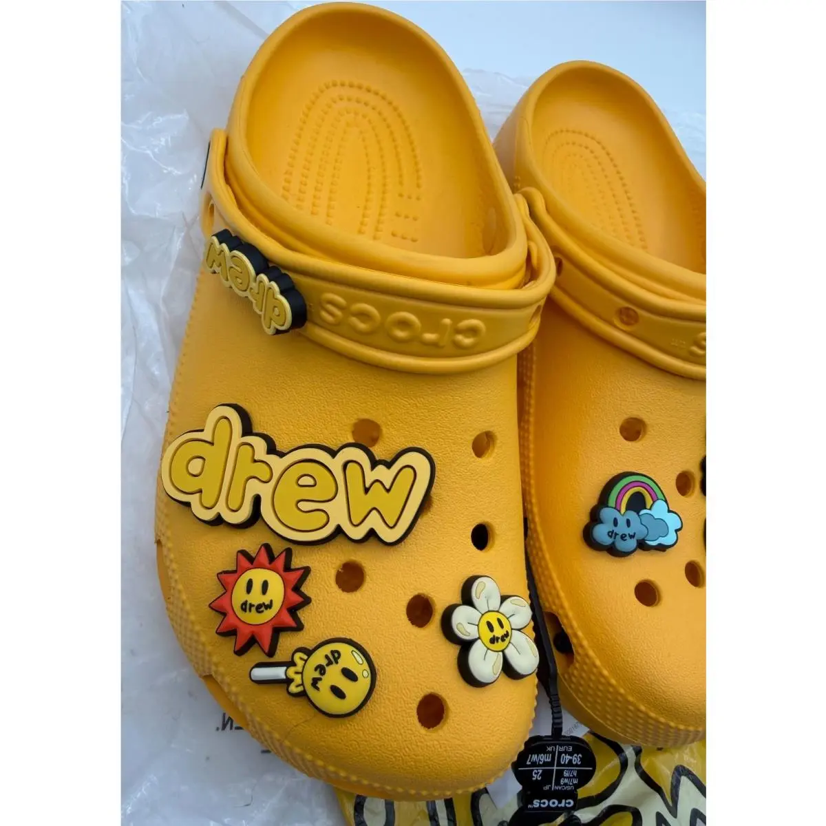 Crocs shoes - 207267700 - 207267-700 - Canary (UPC: 0191448787704) 0
