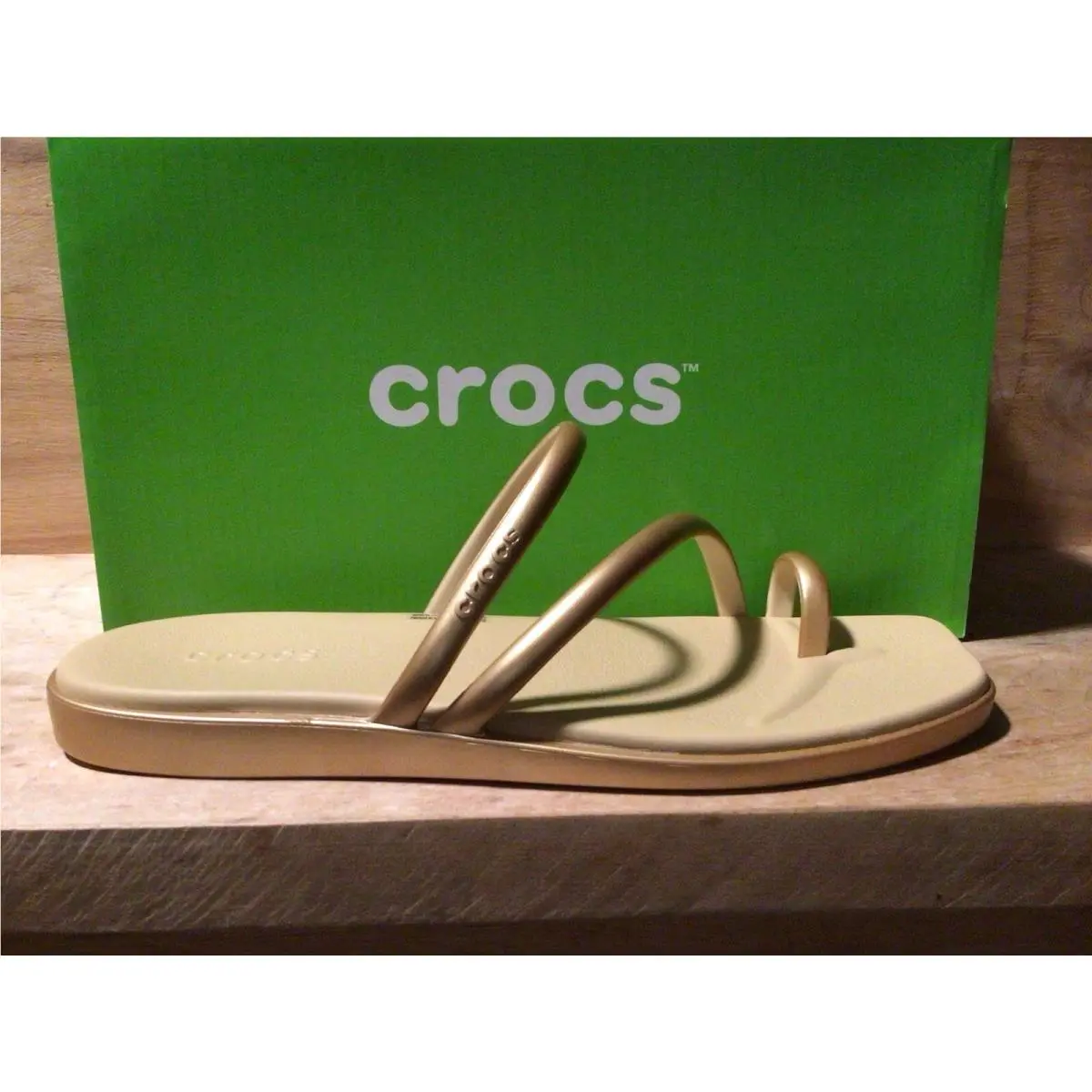 Crocs Women`s Miami Toe Loop Sandals Size 9