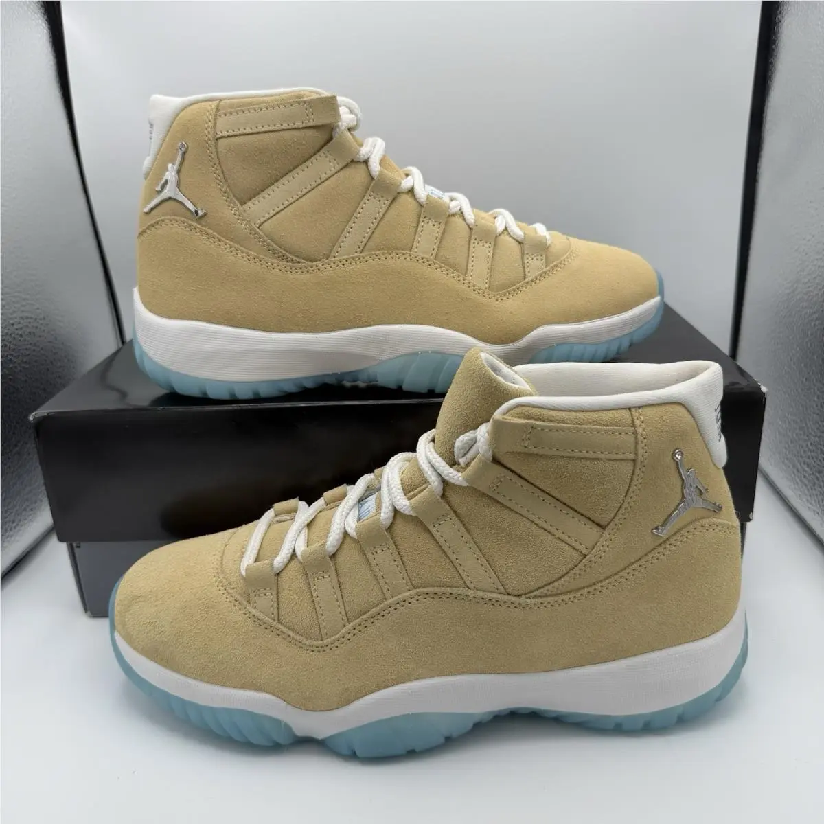 Nike Air Jordan Retro 11 H Town IO8960-707 Size 9.5