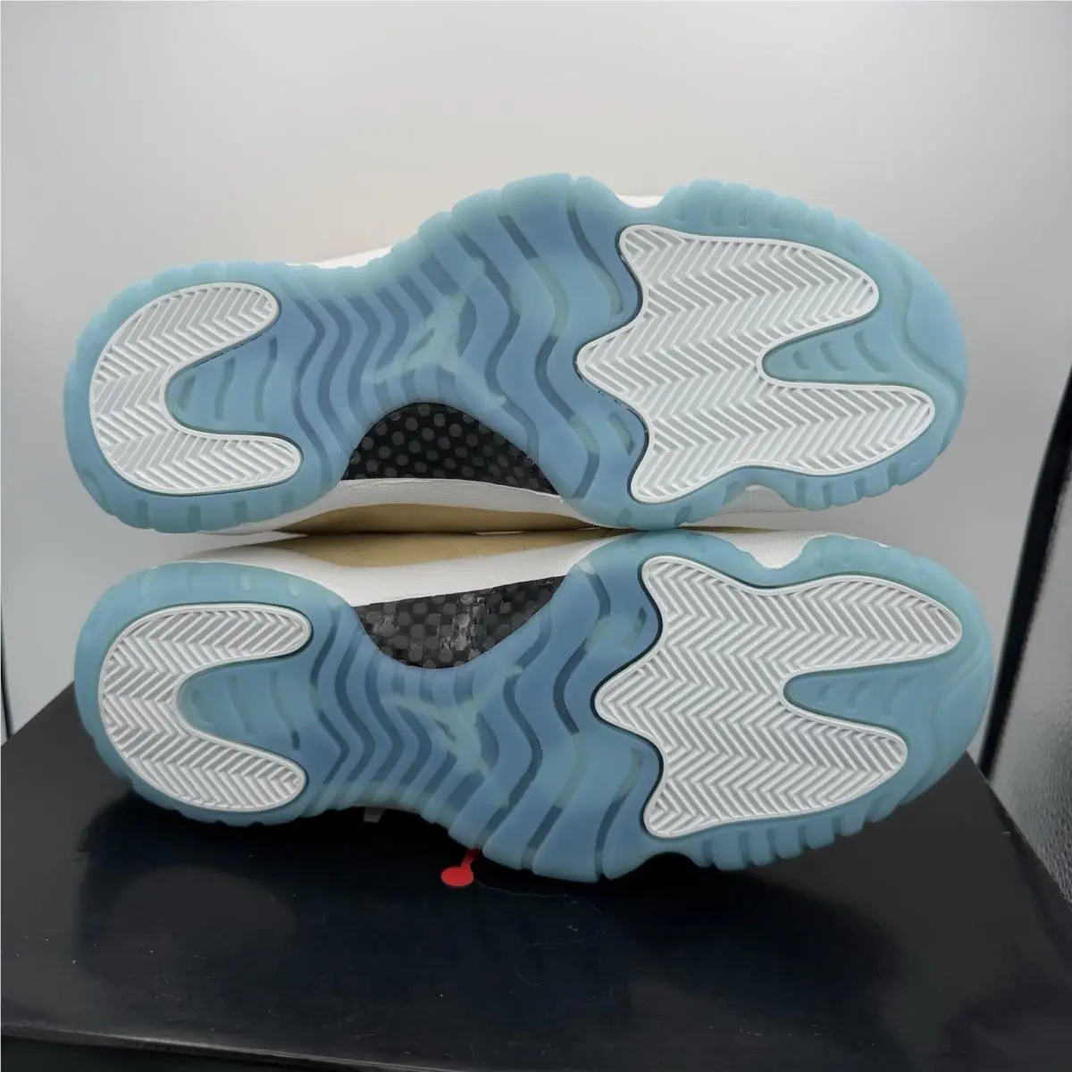 Nike shoes - Air Jordan 11 - Air - IO8960-707 - Beige 3