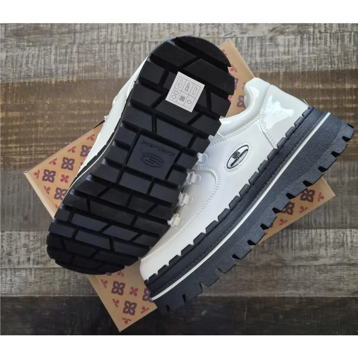 Skechers shoes - White 2