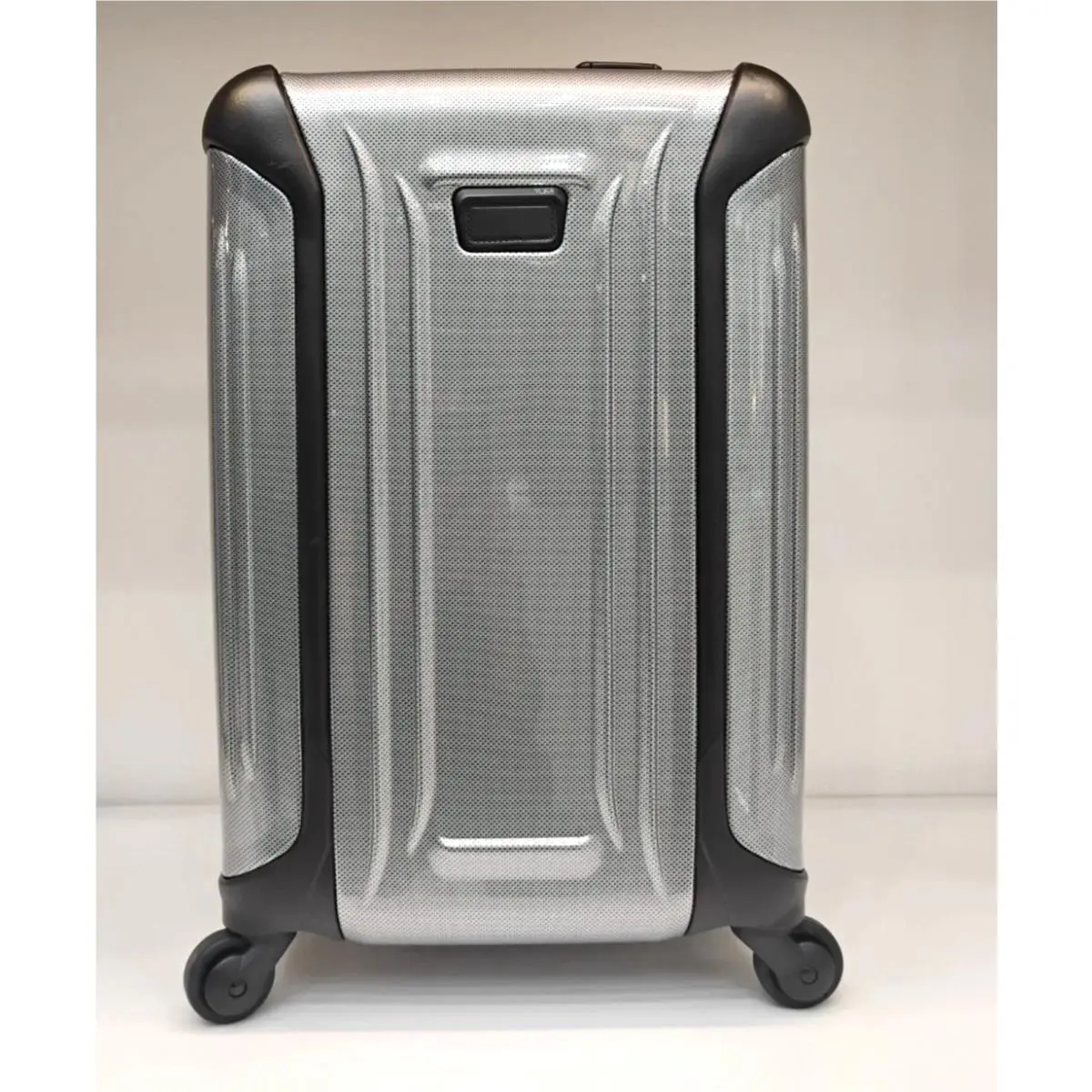 Tumi Vapor International Carry-on 22” Spinner Luggage Suitcase