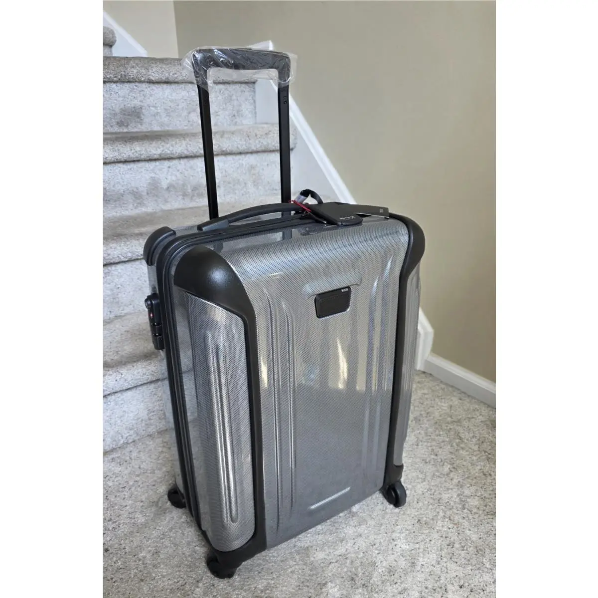Tumi Vapor Continental Carry-on in Gray Silver