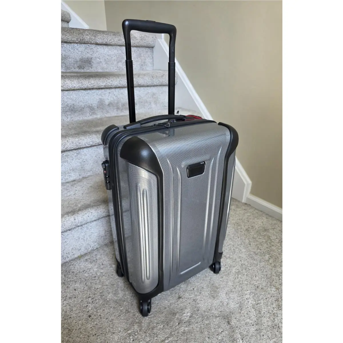 Tumi Vapor International Carry-on in Gray Silver