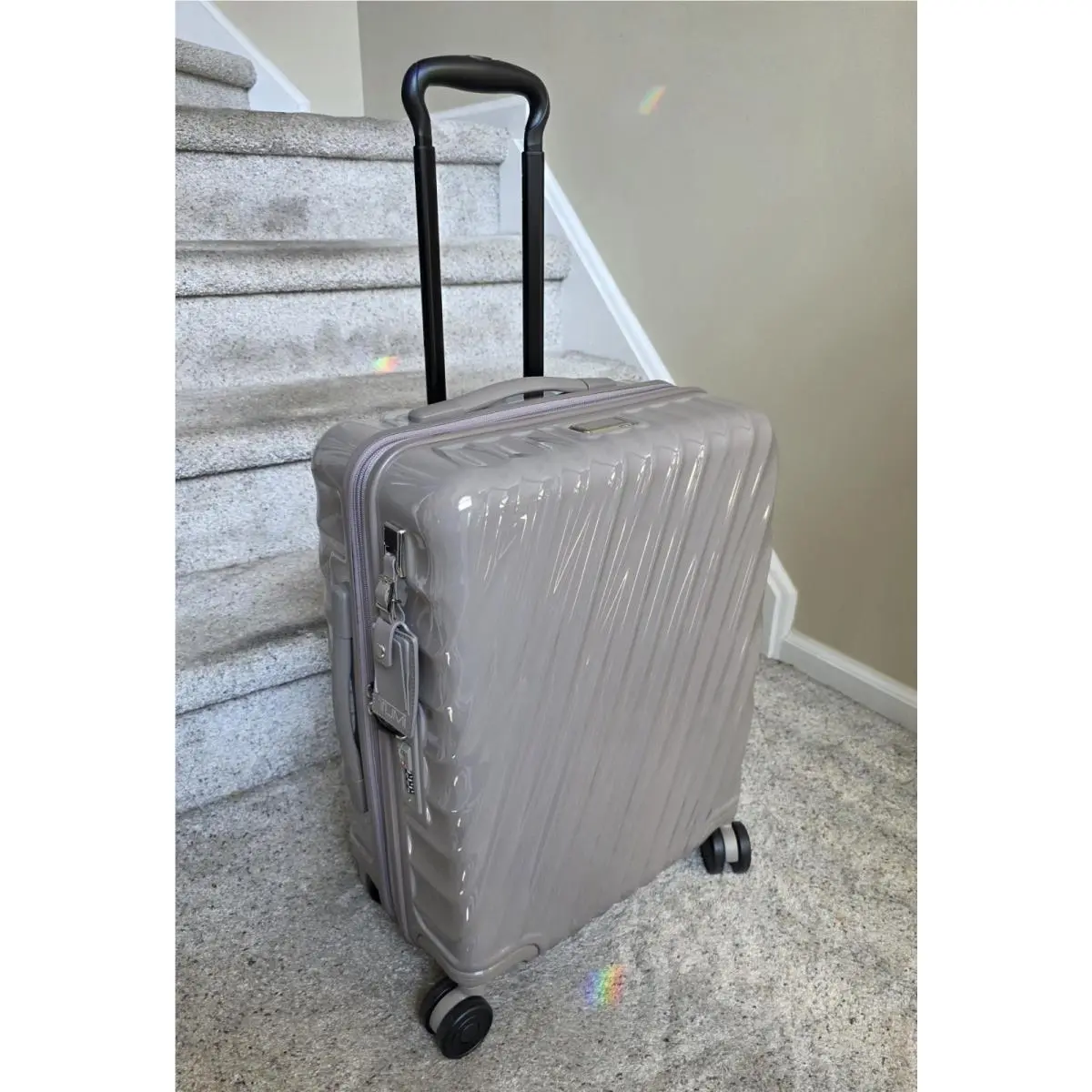 Tumi 19 Degree Continental Expandable Carry-on in Beige Moon Rock