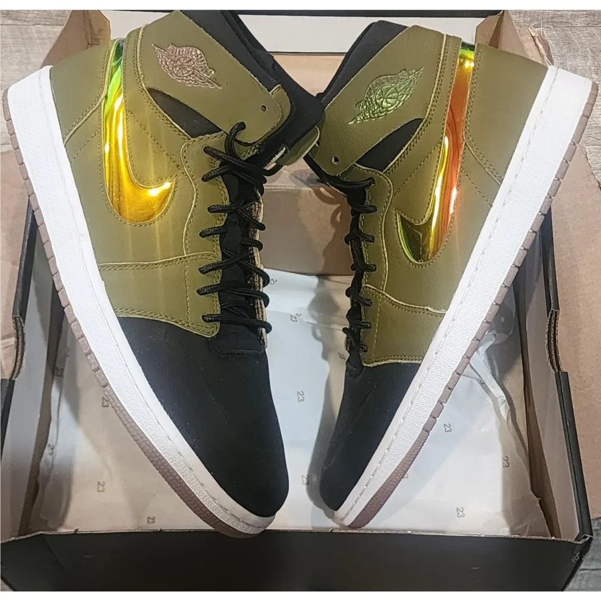 Nike Air Jordan 1 Retro High Nouveau Militia Green 819176-306 2015 Size 12M