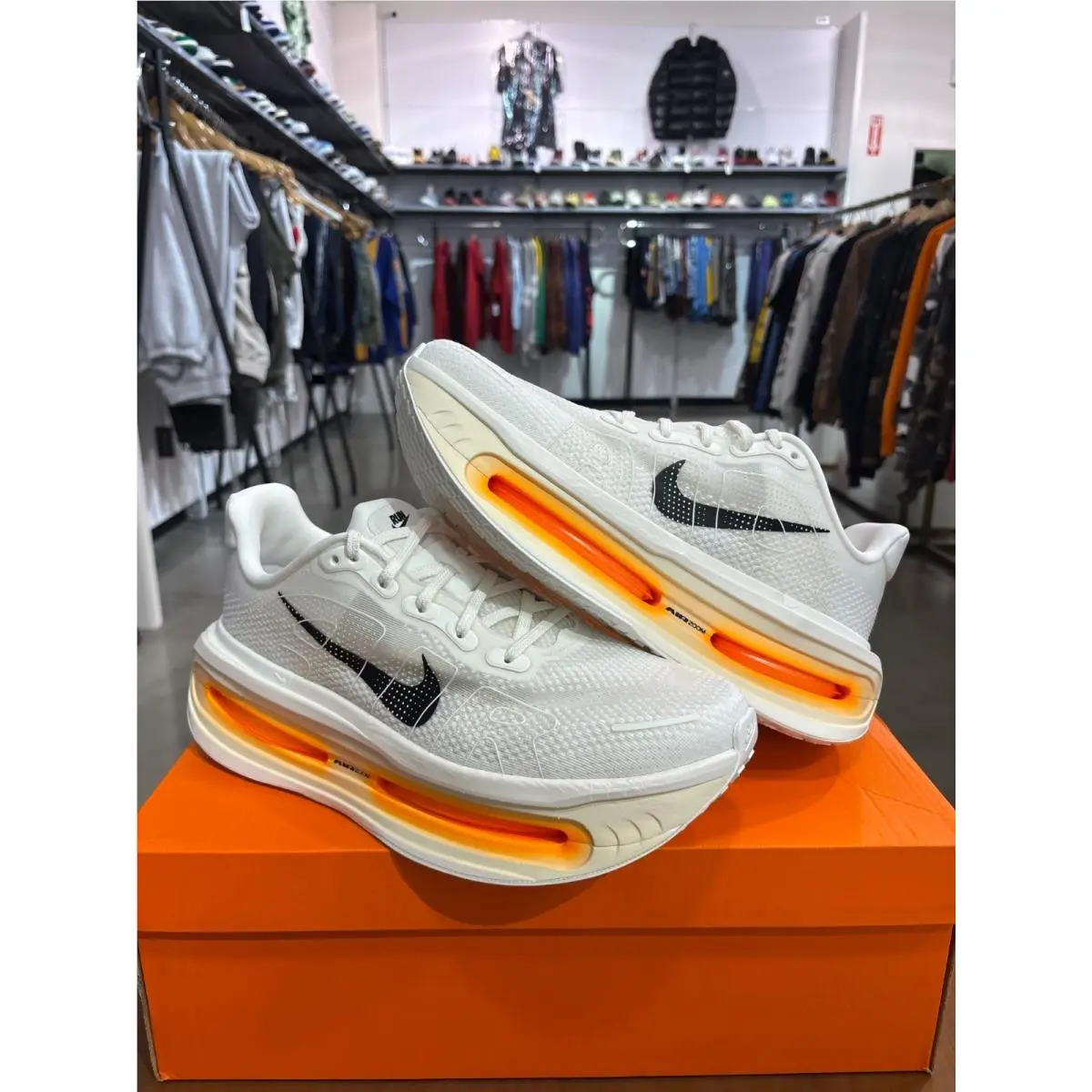 Nike Vomero Premium Sail Coconut Milk Size 10.5