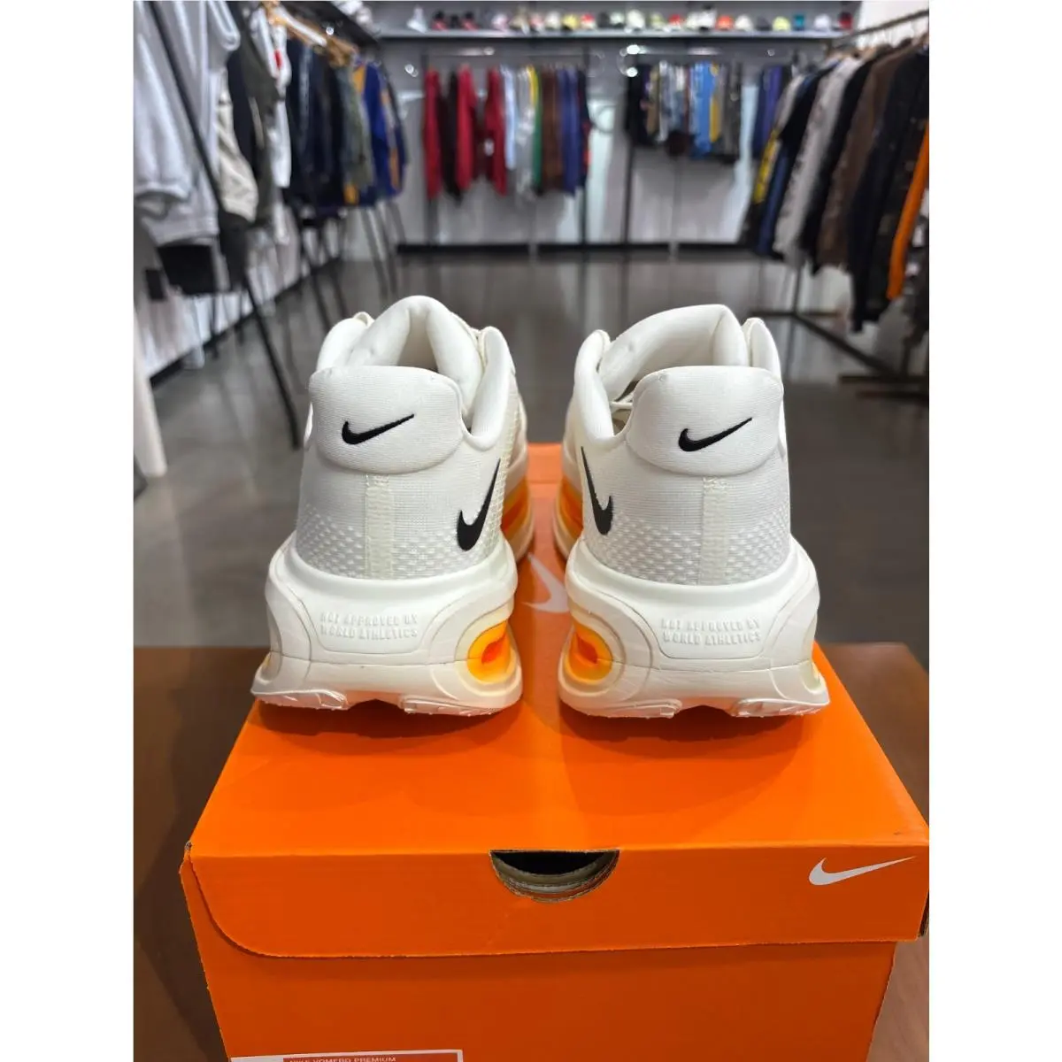 Nike shoes - White 3