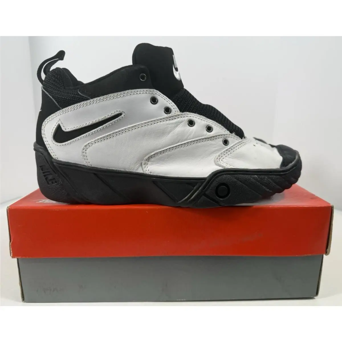 Nike Air Penetrator Mid White/black Leather 1995 Vtg Men`s 11 DS w/ Box