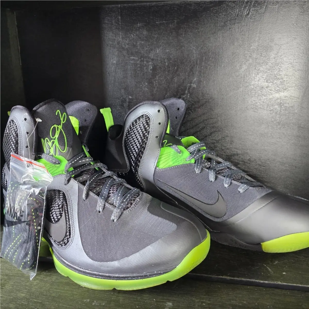 Nike shoes - LeBron 9 - LeBron - 469764 006 - Gray 2