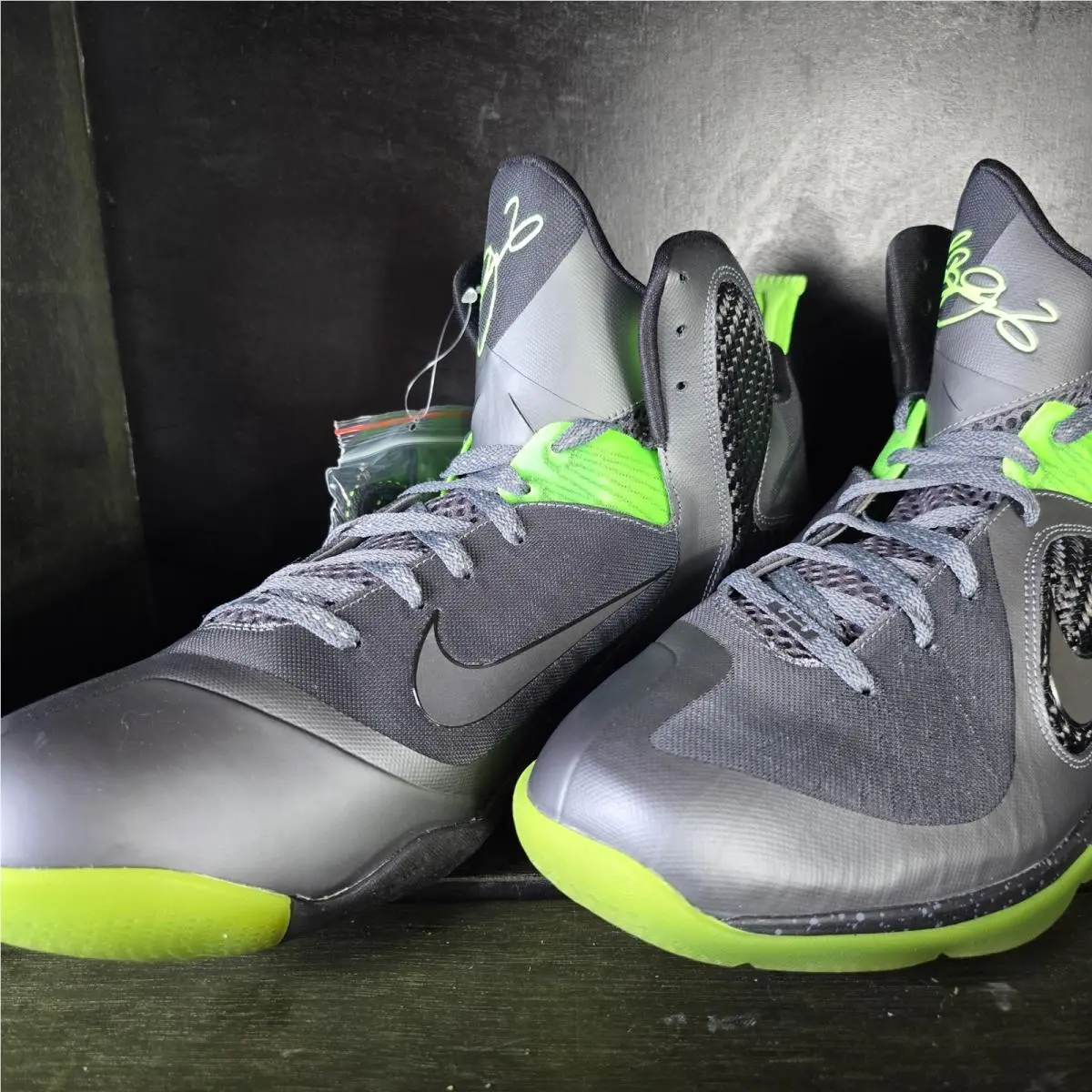 Nike shoes - LeBron 9 - LeBron - 469764 006 - Gray 3