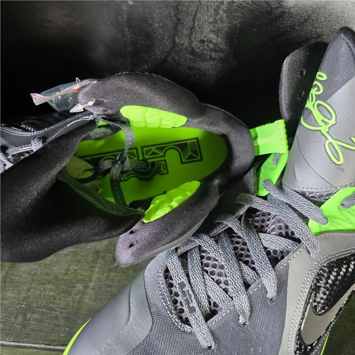 Nike shoes - LeBron 9 - LeBron - 469764 006 - Gray 4