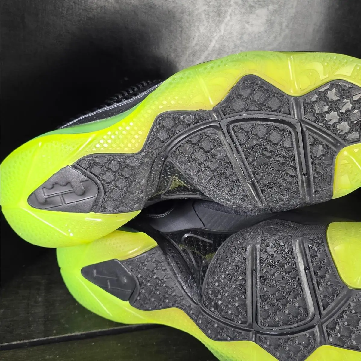 Nike shoes - LeBron 9 - LeBron - 469764 006 - Gray 7