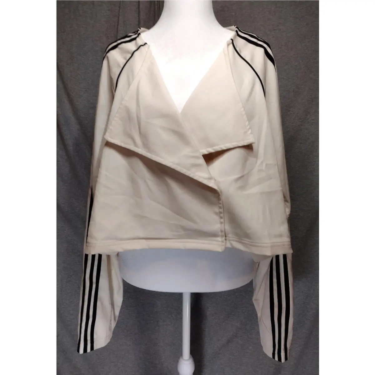 Adidas clothing - Wonder White / Black 3