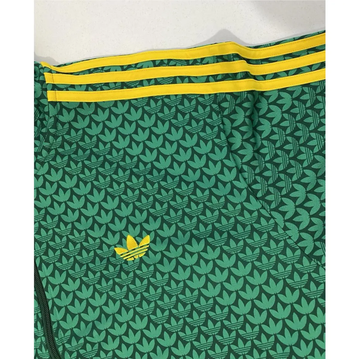Adidas clothing - Collegiate Green Crew Yellow 2