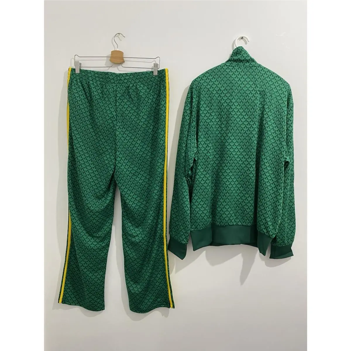 Adidas clothing - Green Yellow 1