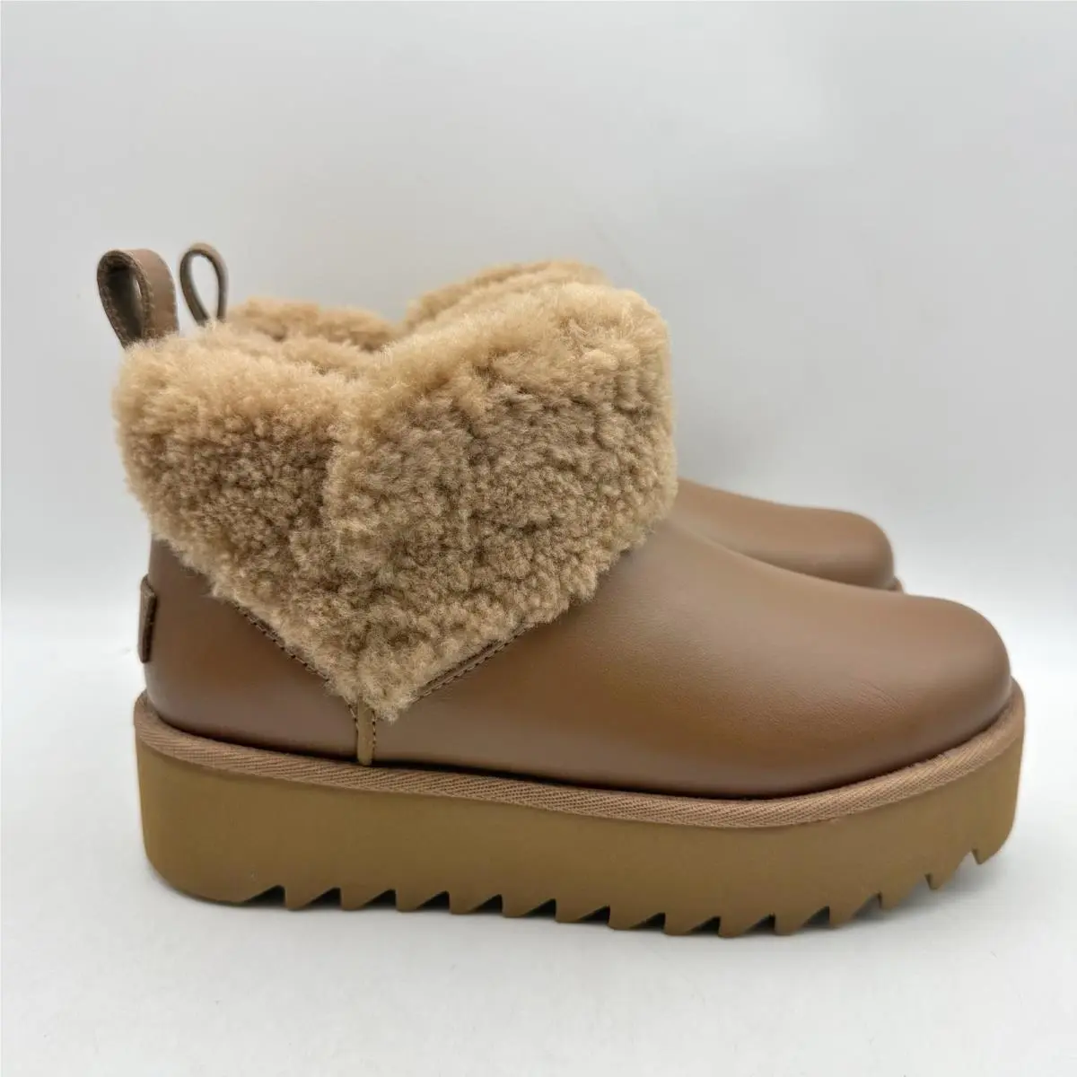 UGG shoes - Brown (UPC: 197634552439) 1