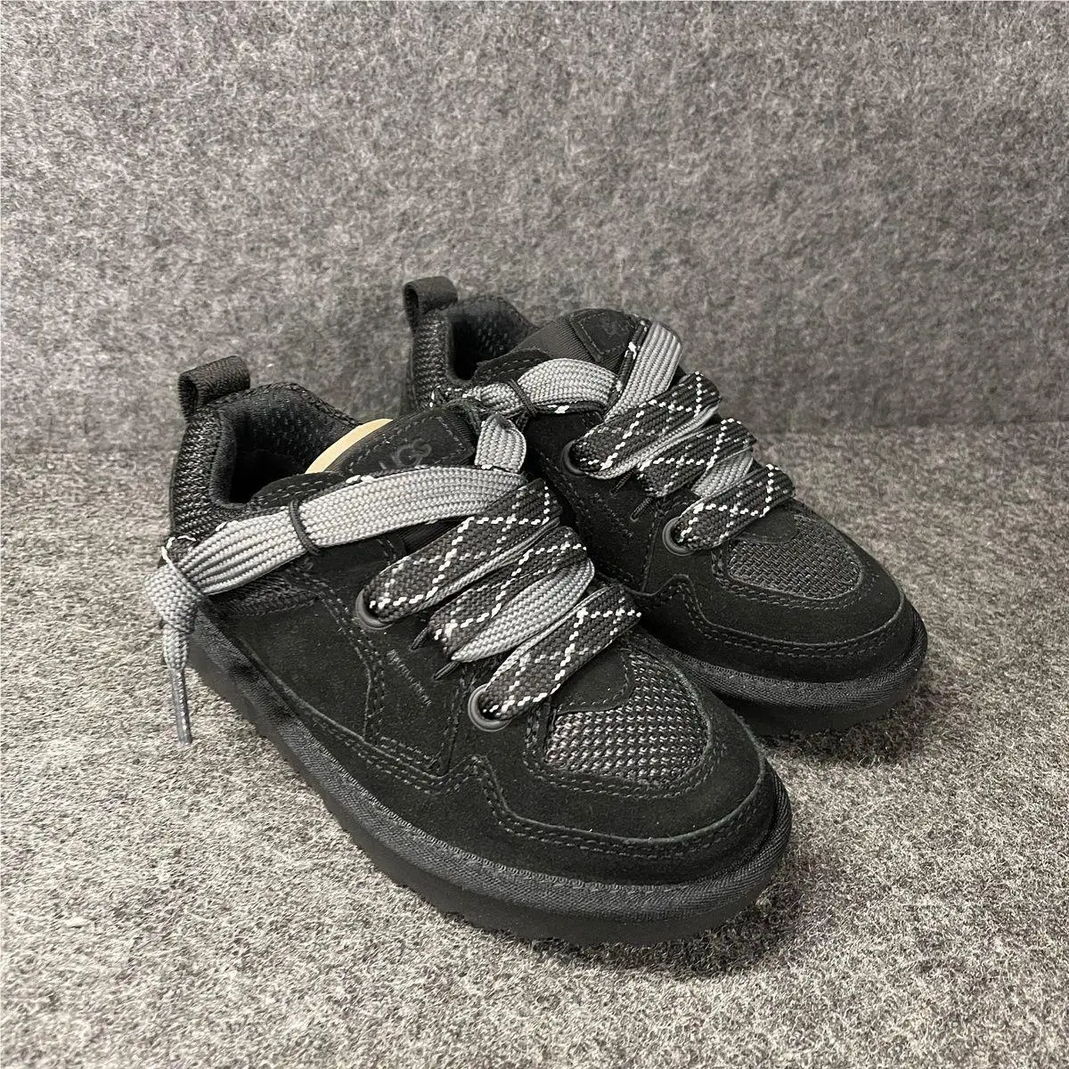 Ugg Lo Lowmel Sneaker Kids` Size US 13 Black 1166490K