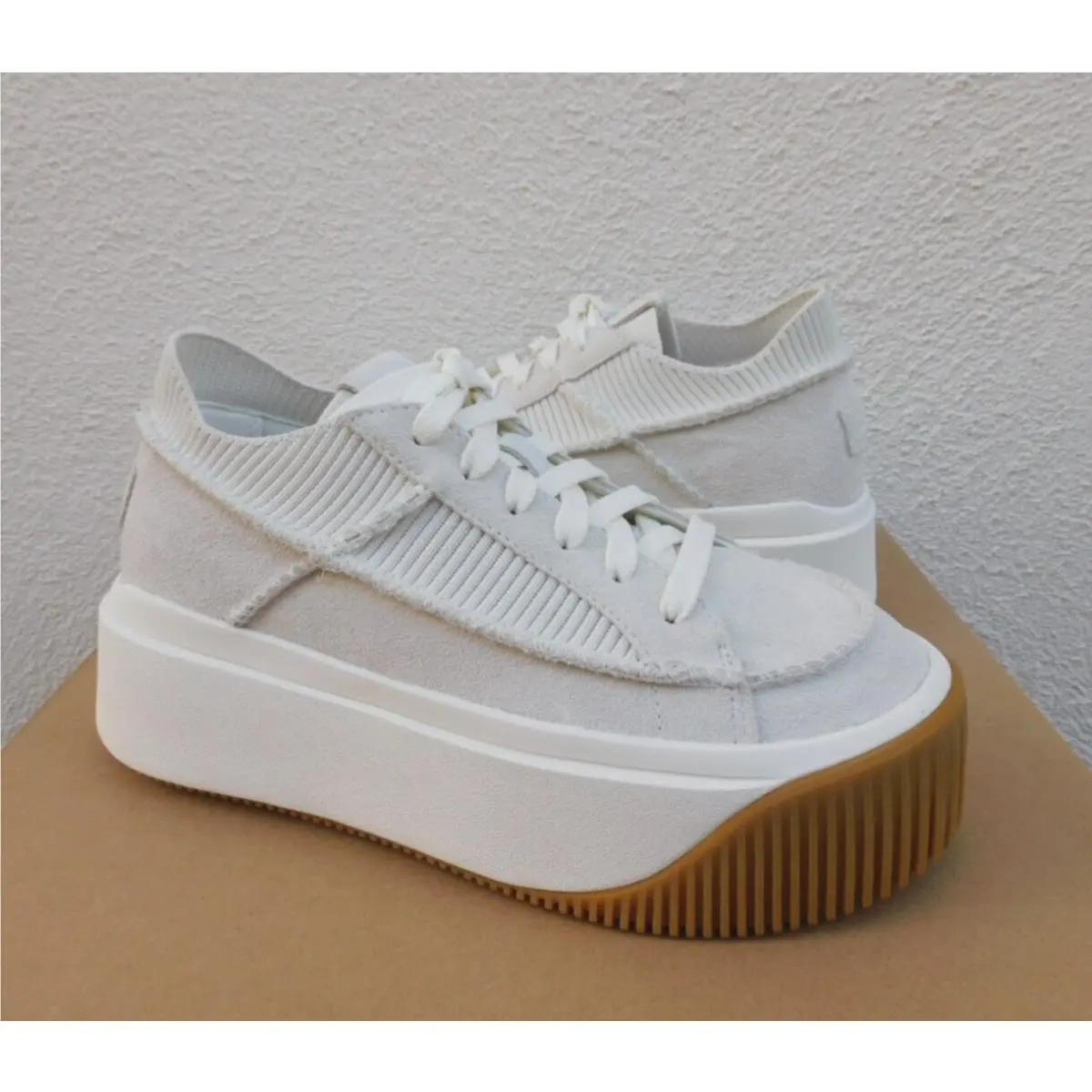 Ugg White Suede Ez-duzzit Lace 2` Platform Sneakers Women US 9.5/ Eur 40.5