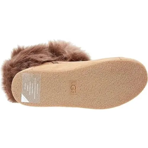 UGG shoes - Brown (UPC: 190108945522) 1