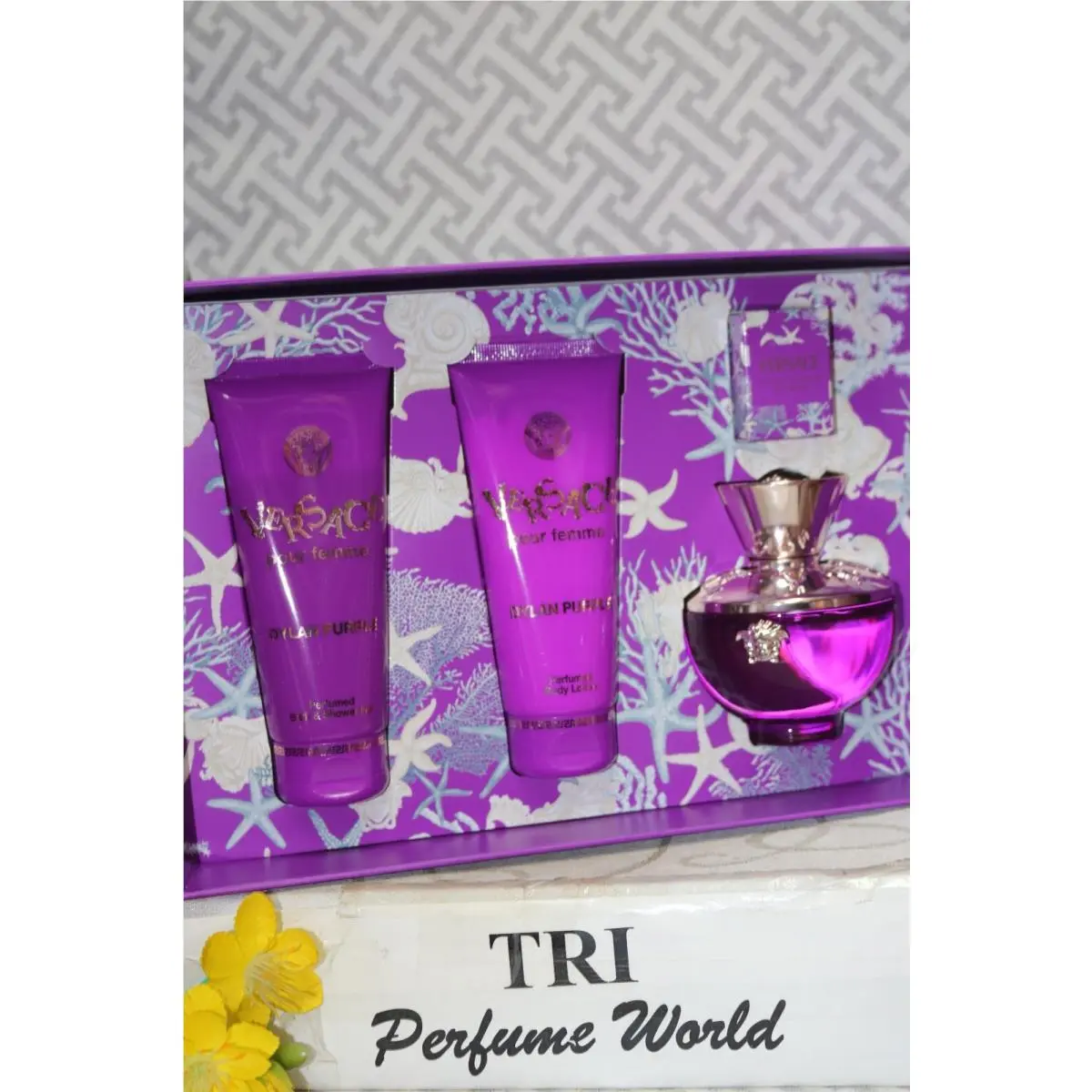 Dylan Purple Versace Eau de Parfum Spray 3.4 +5 ml +body Lotion 3.4 + Shower Gel