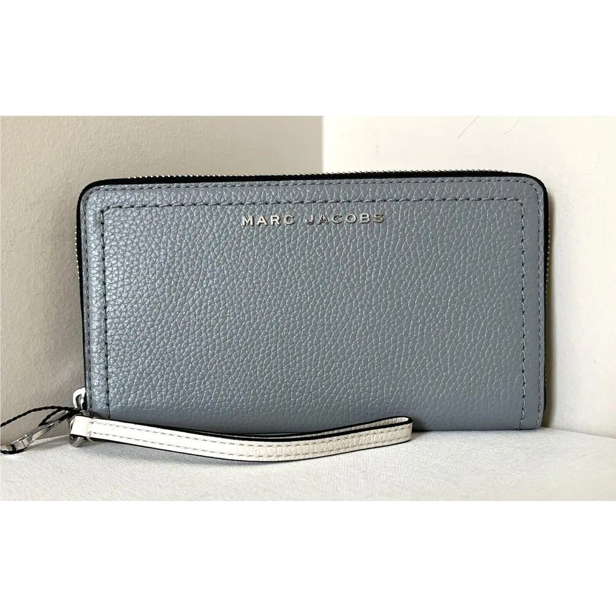 Marc Jacobs Groove Zip Around Continental Wallet Leather Marshmallow Multi
