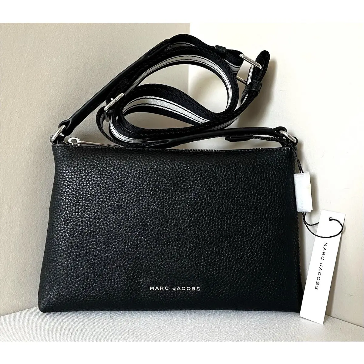 Marc Jacobs Cosmo Crossbody Pebble Leather Black