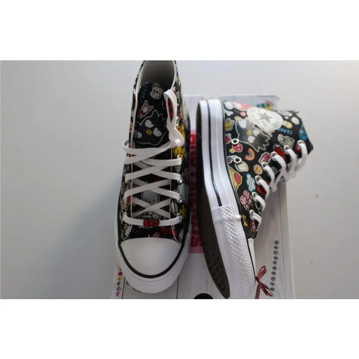 Womens Converse Shoes SZ 6.5 Ctas HI Hello Kitty