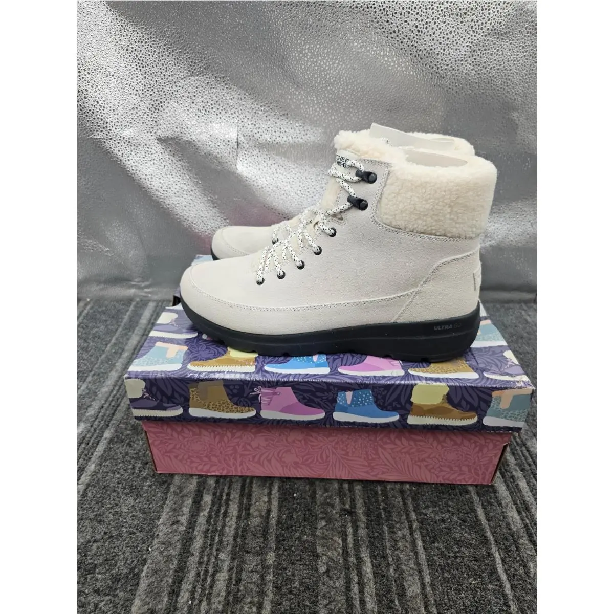 Skechers 16677 White Black Glacial Ultra Women`s Woodlands Shoes Size 11 US