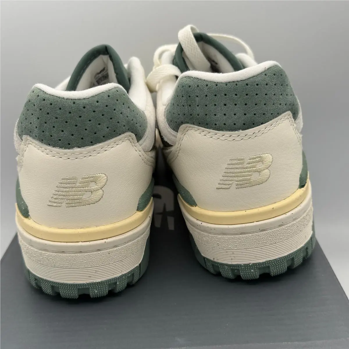 New Balance shoes - New Balance 550 - BBW550PE - Sea Salt/Dark Juniper 3