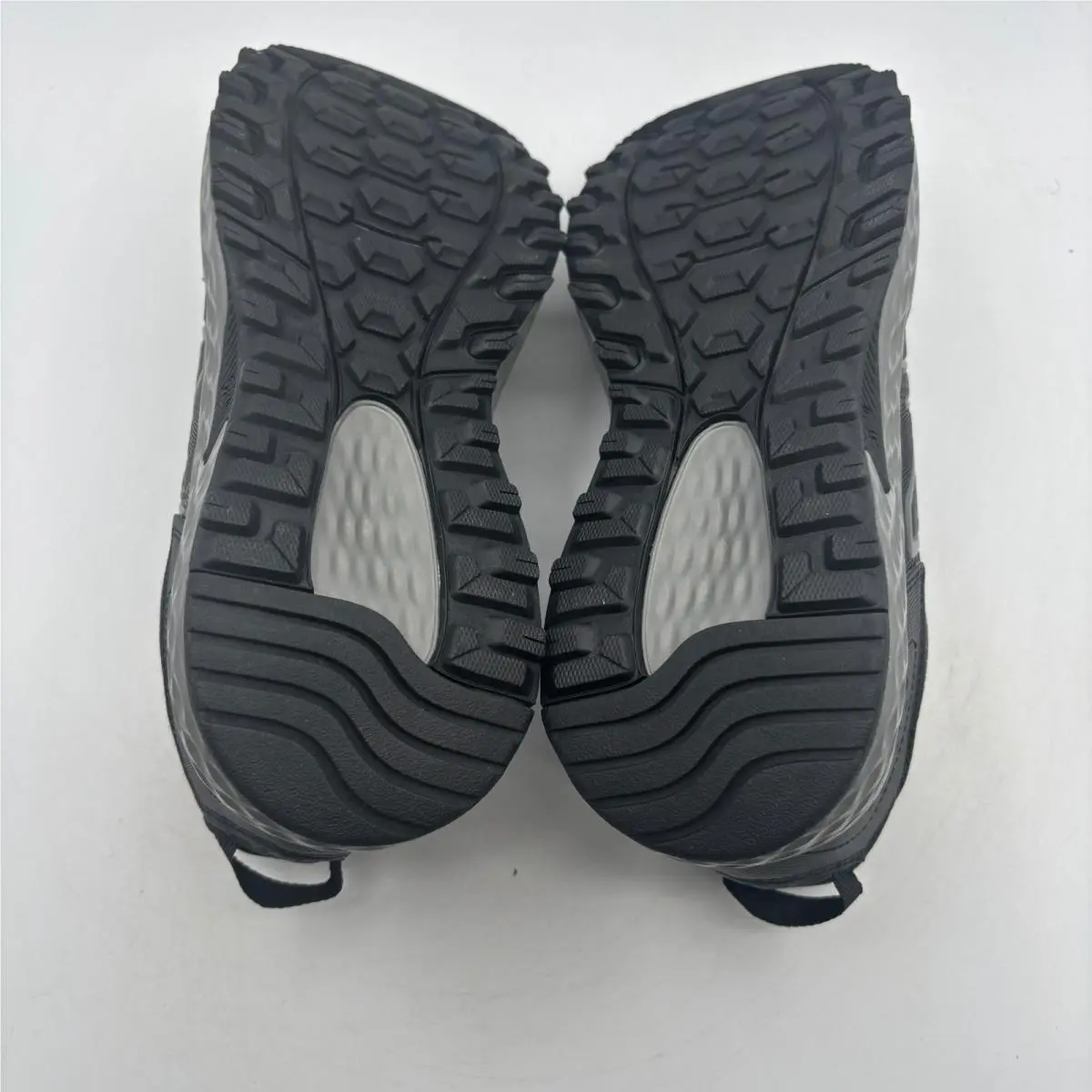 New Balance shoes - New Balance 410v8 - Black 3