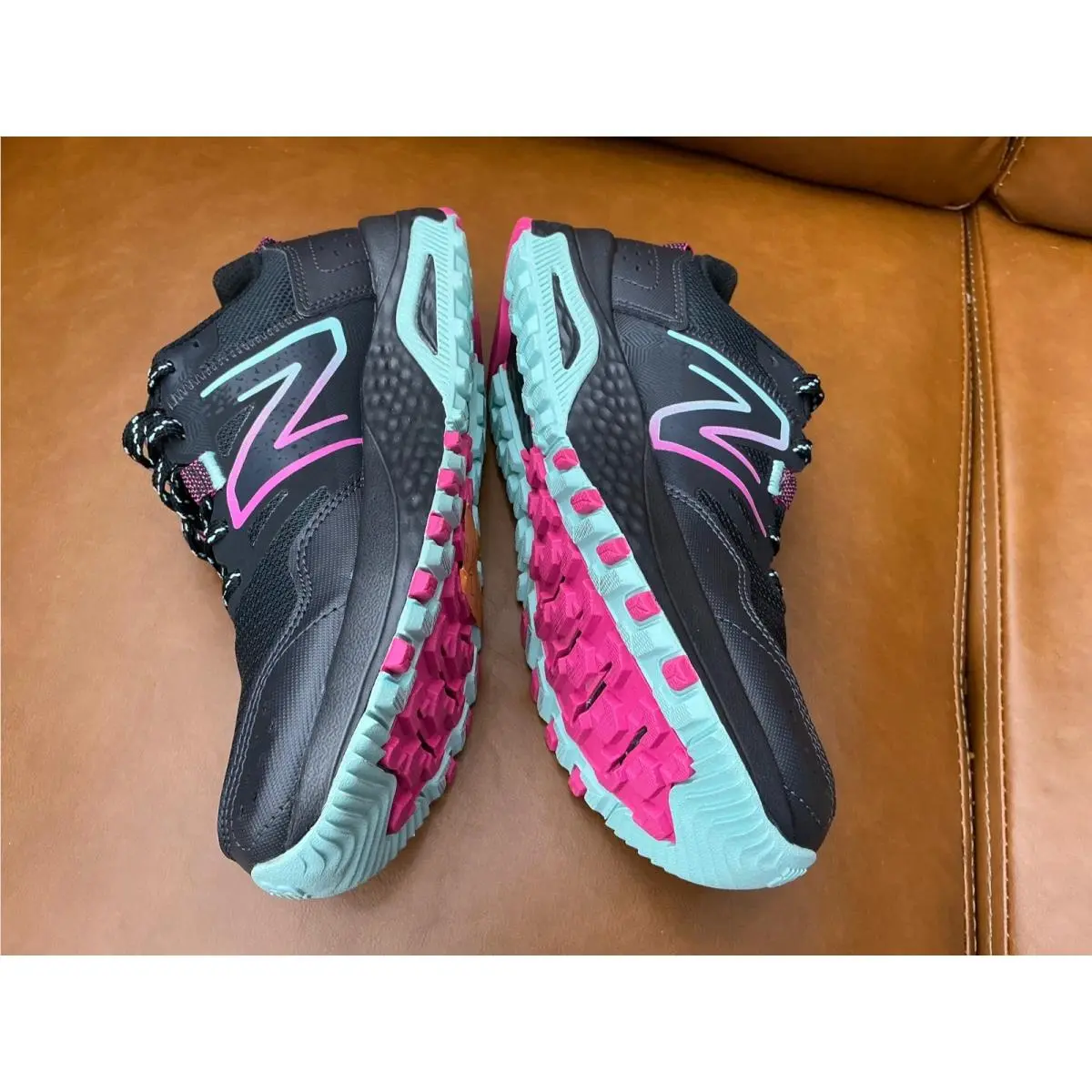 New Balance shoes - New Balance 410 - Black 2