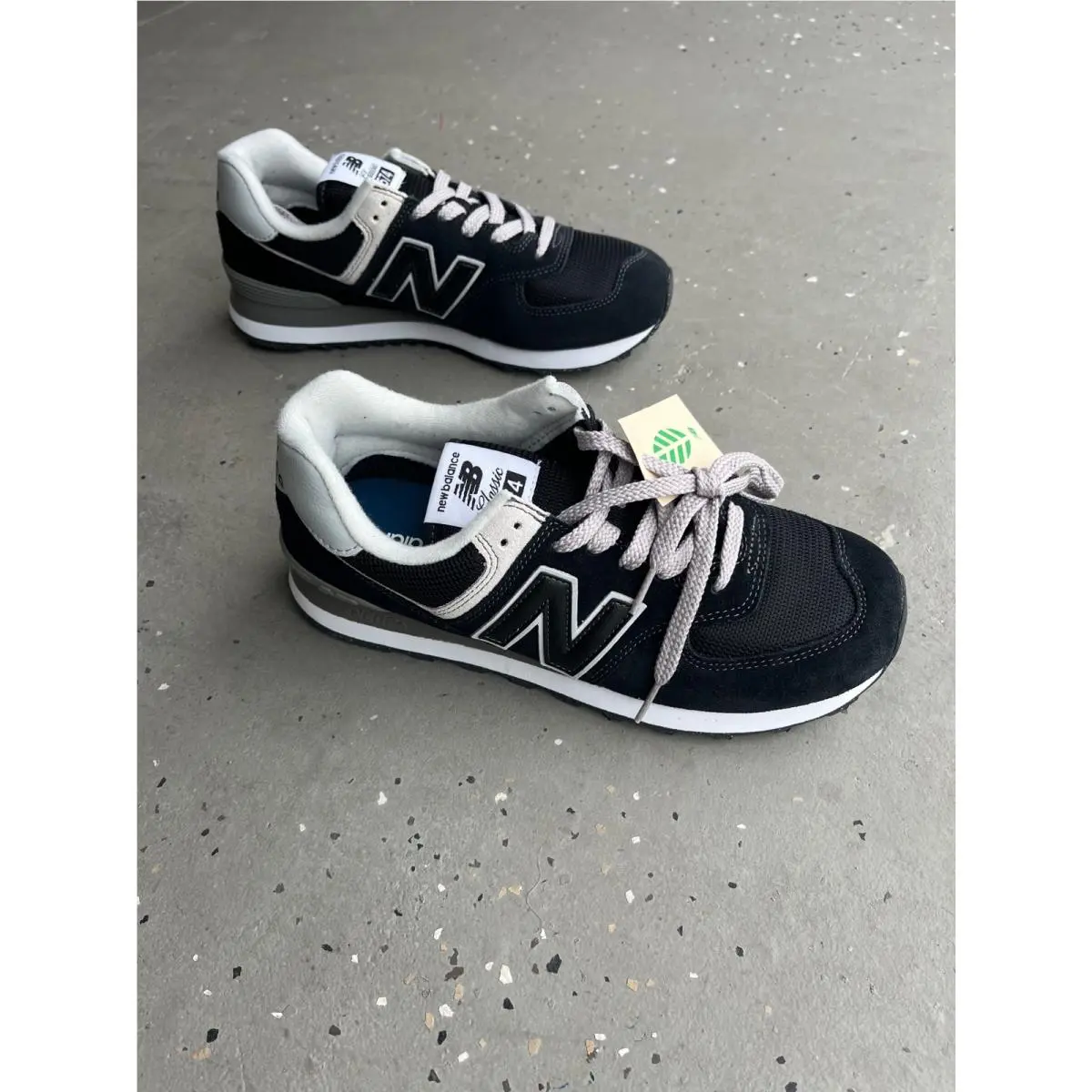 New Balance 574 Core Mens 8 Black White Gray Lace Up Cushioned Suede Mesh Upper