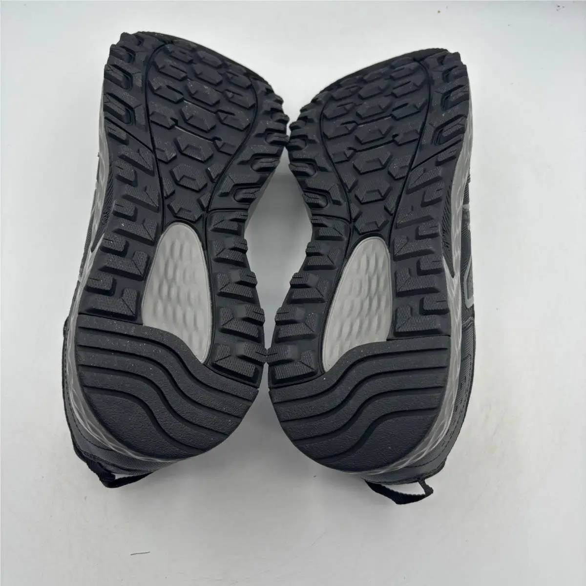 New Balance shoes - New Balance 410 - Black 5