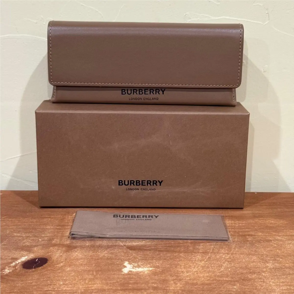 Burberry Brown Leather Eyeglass Case Embossed Logo Box Cleaning Cloth Only