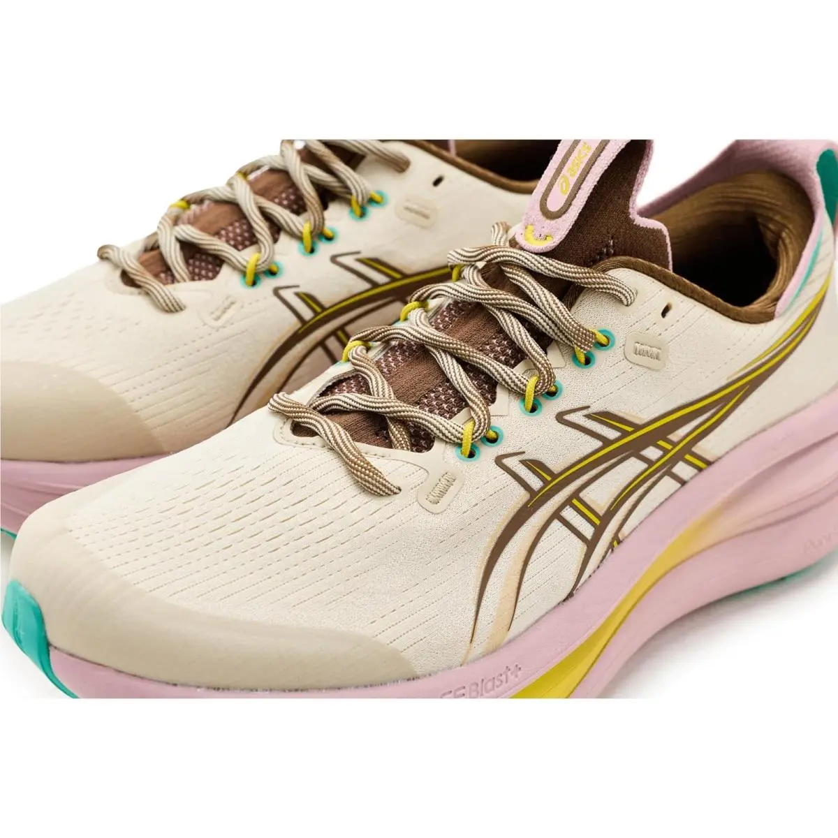 Asics shoes - Light Dust/Clay Canyon 4