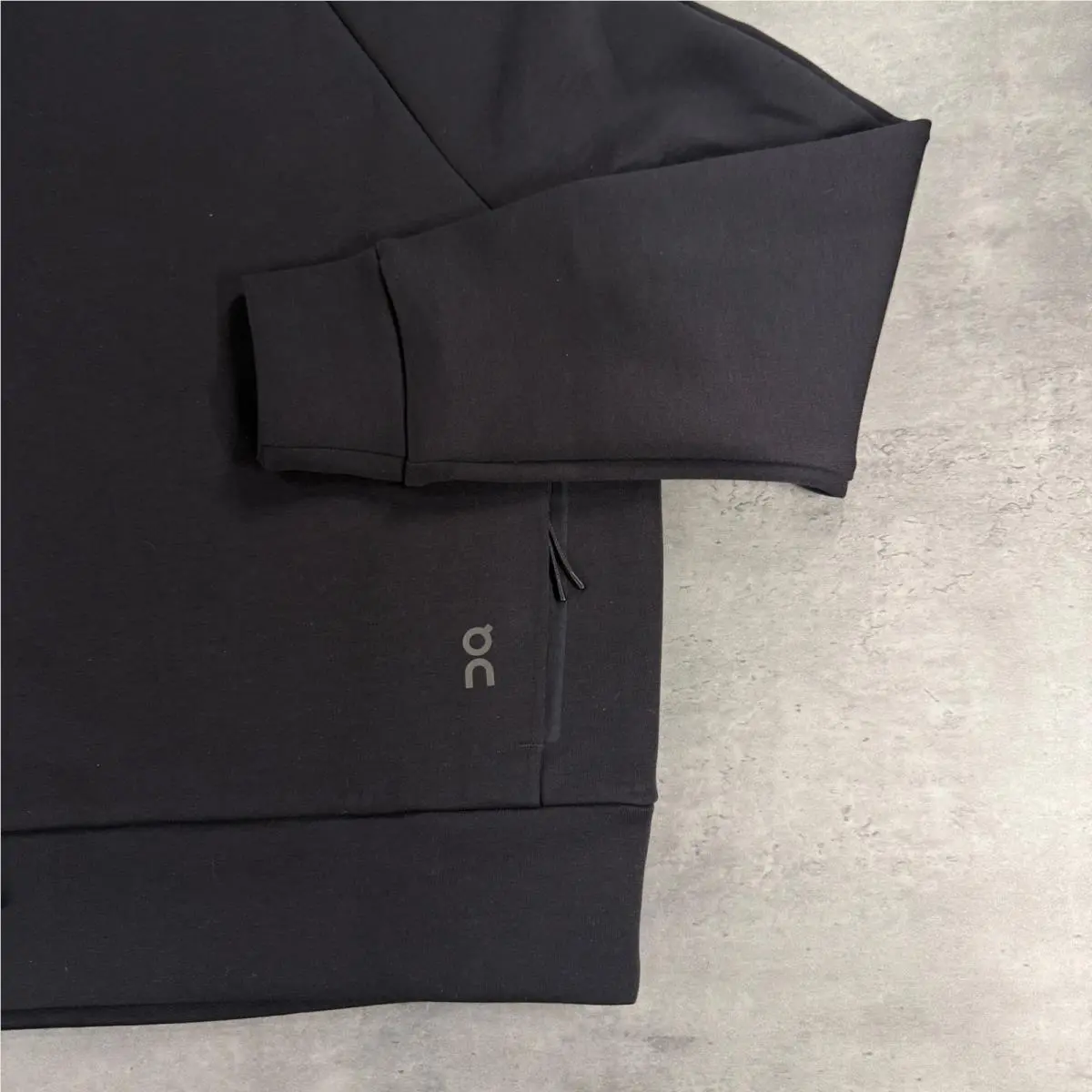 On-Running clothing - Black 11